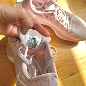 Nike women’s Pegasus 39 running shoes in pink women size 6.5